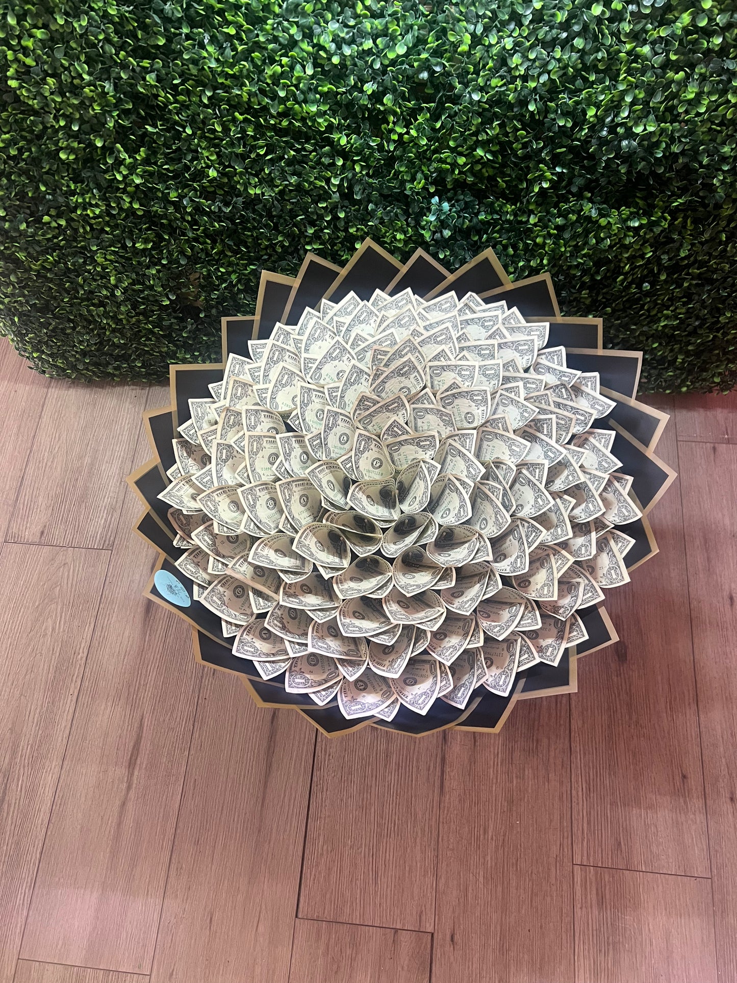 100 Dollars Gift Bouquet