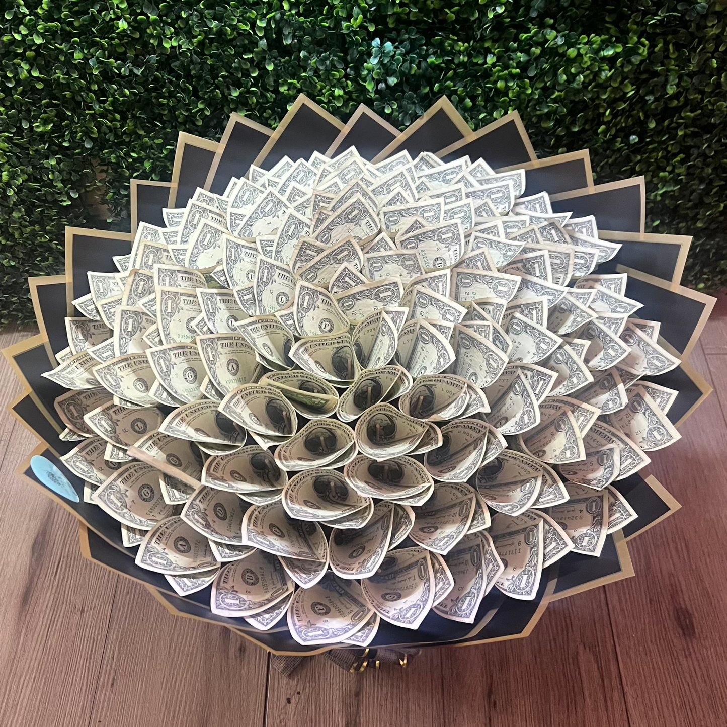 100 Dollars Gift Bouquet